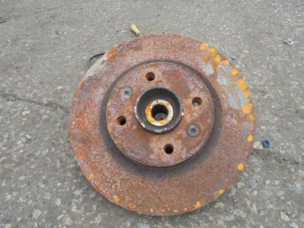 RENAULT CLIO 1998-2001 STUB AXLE - PASSENGER FRONT