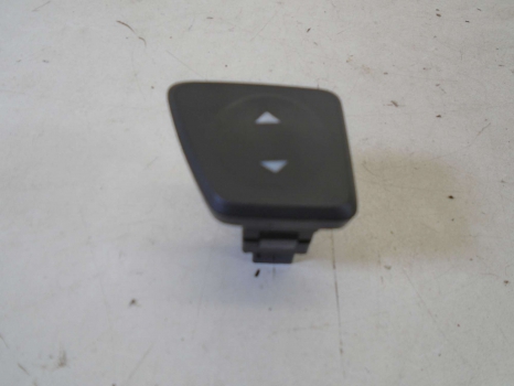 FIAT 500 LOUNGE 2007-2015 ELECTRIC WINDOW SWITCH (FRONT PASSENGER SIDE)