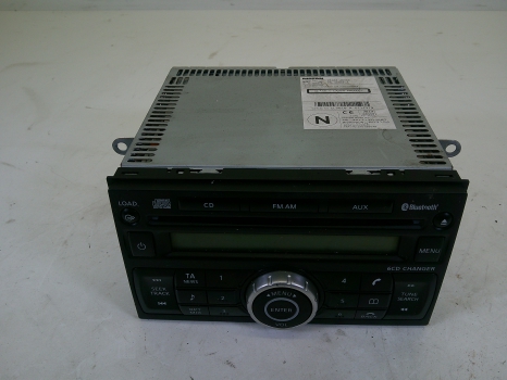 NISSAN QASHQAI PLUS 2 2010-2013 CD PLAYER
