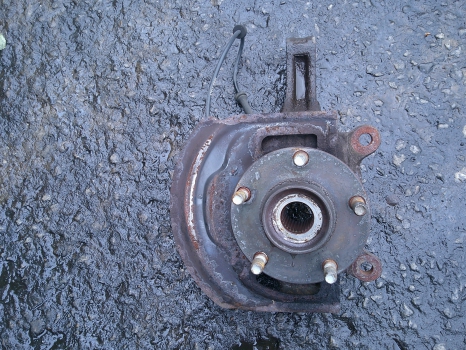 NISSAN QASHQAI PLUS 2 2010-2013 STUB AXLE - DRIVER FRONT