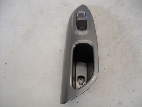 NISSAN JUKE TEKNA 2010-2015 ELECTRIC WINDOW SWITCH (REAR DRIVER SIDE)