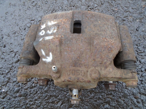 NISSAN QASHQAI 2007-2013 CALIPER AND CARRIER (FRONT PASSENGER SIDE)