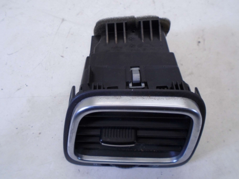 VOLKSWAGEN SCIROCCO 2008-2019 FRONT AIR VENT (PASSENGER SIDE)