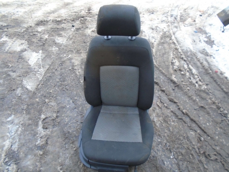VOLKSWAGEN POLO S 2009-2014 SEAT - DRIVER SIDE FRONT