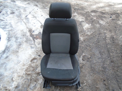 VOLKSWAGEN POLO S 2009-2014 SEAT - PASSENGER SIDE FRONT