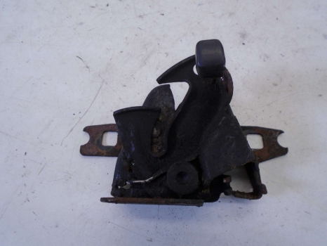 VOLKSWAGEN POLO E 1999-2001 BONNET CATCH