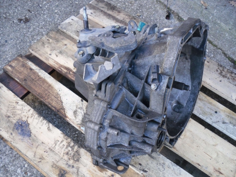 NISSAN JUKE TEKNA 2010-2015 GEARBOX - MANUAL