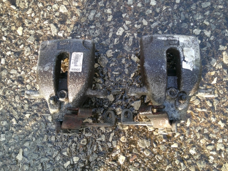 PEUGEOT 3008 2009-2016 PAIR OF REAR CALIPERS