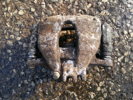 PEUGEOT 3008 2009-2016 CALIPER AND CARRIER (FRONT PASSENGER SIDE)