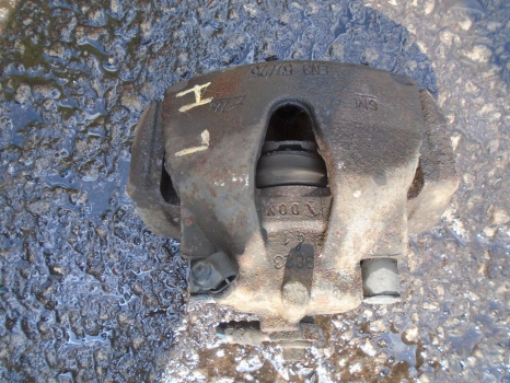 VAUXHALL ZAFIRA 2000-2005 CALIPER AND CARRIER (FRONT PASSENGER SIDE)