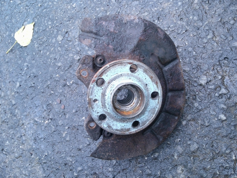 AUDI A1 2010-2015 STUB AXLE - PASSENGER FRONT