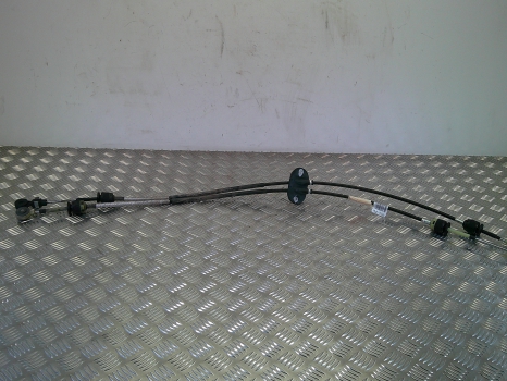 FORD TRANSIT CONNECT 200 LIMITED EDITION P/V E6 4 SOHC 2013-2018 GEAR CHANGE CABLES