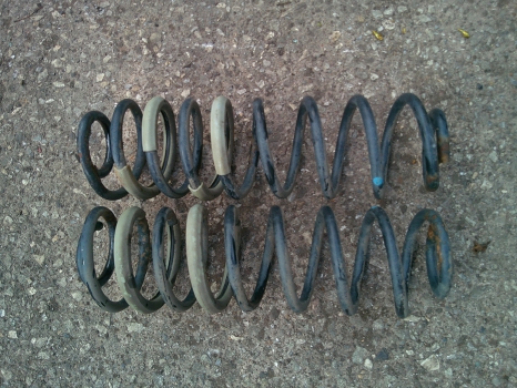 FORD TRANSIT COURIER BASE TDCI E5 4 SOHC 2014-2018 PAIR OF COIL SPRINGS (REAR)