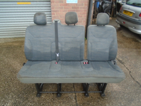 RENAULT TRAFIC SL27 STANDARD DCI 115 E4 4 DOHC 2006-2014 MIDDLE ROW TRIPLE SEAT