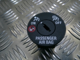 VAUXHALL MERIVA SE 2010-2017 AIRBAG SWITCH 2010,2011,2012,2013,2014,2015,2016,2017VAUXHALL MERIVA SE AIRBAG SWITCH 13577258 2010-2017 13577258     Used
