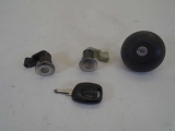 RENAULT CLIO 2001-2005 DOOR LOCK BARRELS AND KEY 2001,2002,2003,2004,2005RENAULT CLIO DOOR LOCK BARRELS AND KEY 2001-2005      Used