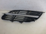 NISSAN ALMERA TINO 2000-2006 FRONT GRILLE (PASSENGER SIDE) 2000,2001,2002,2003,2004,2005,2006NISSAN ALMERA TINO 2000-2006 FRONT GRILLE (PASSENGER/LEFT SIDE)       Used