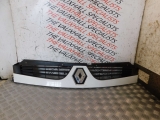 RENAULT MASTER 2003-2010 FRONT BUMPER GRILL 2003,2004,2005,2006,2007,2008,2009,2010VAUXHALL MOVANO MASTER 03-10 FRONT BUMPER GRILL WHITE 8200426365 *SCRATCHES*      Used