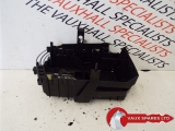 CHEVROLET CRUZE 4 DOOR SALOON 2010-2015 BATTERY COVER 2010,2011,2012,2013,2014,2015CHEVROLET CRUZE VAUXHALL ASTRA J 09-15 BATTERY BOX + CLAMP  13354420 13354419      Used