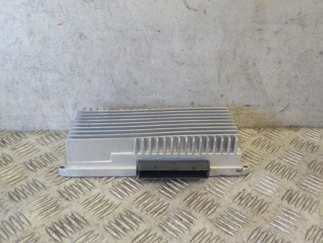 AUDI Q5 8R 2.0 TDI CAH 2008-2012 AMPLIFIER 8R0035223