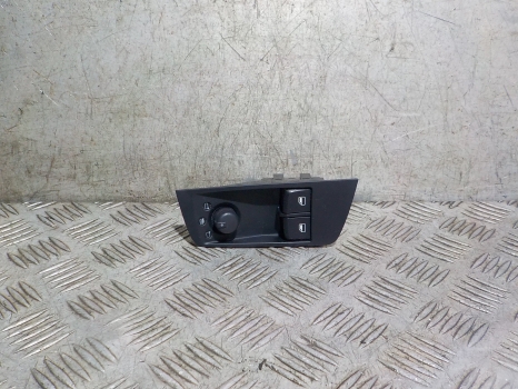 AUDI A1 TFSI S LINE E5 4 DOHC HATCHBACK 3 Door 2010-2015 ELECTRIC WINDOW SWITCH (FRONT DRIVER SIDE)
