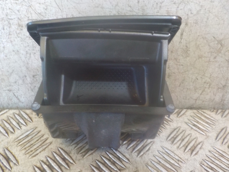 SKODA OCTAVIA VRS TDI CR 2013-2020 REAR STORAGE TRAY 5E0863284B