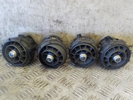 AUDI A1 SPORT TDI HATCHBACK 3 Door 2011-2015 CENTRE AIR VENTS