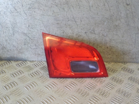 VAUXHALL ASTRA EXCLUSIVE CDTI ECOFLEX E5 4 DOHC ESTATE 5 Door 2010-2014 REAR/TAIL LIGHT ON TAILGATE (PASSENGER SIDE)