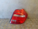 BMW E81 1 SERIES N43B20A HATCHBACK 3 Door 2007-2011 REAR/TAIL LIGHT (DRIVER SIDE) 2007,2008,2009,2010,2011BMW E81 1 SERIES 3 DOOR HATCHBACK 2007-2011 REAR/TAIL LIGHT (DRIVER SIDE)  BMW MINI R56 R57 R58 R59 LCI LED CLEAR INDICATOR RIGHT REAR LIGHT 7255912    GOOD