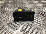 VOLKSWAGEN VW PASSAT ESTATE 2015-2019 USB/AUX INPUT 2015,2016,2017,2018,2019VOLKSWAGEN VW PASSAT ESTATE 2015-2019 USB/AUX INPUT 5G0035222H      Used