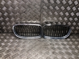 BMW 3 SERIES 2007-2011 CENTRE GRILLE 2007,2008,2009,2010,2011BMW 3 SERIES SE LCI 2009-2011 CENTRE GRILLE - PAIR      Used