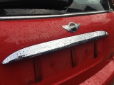 MINI ONE HATCHBACK 2004-2007 1.6 BOOTLID HANDLE 2004,2005,2006,2007MINI R50 R52 R53 ONE COOPER S 01-07 TAIL GATE BOOT LID HATCH GRAB HANDLE CHROME 7074020 1147931 7114536 7058071     Used