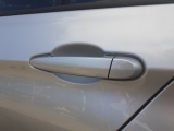 BMW F303 SERIES SALOON SALOON 2011-2015 DOOR HANDLE EXTERIOR (FRONT PASSENGER SIDE) A83 GLACIER SILVER 2011,2012,2013,2014,2015BMW F30 F31 3 SERIES PASSENGER LEFT FRONT/REAR EXTERIOR DOOR HANDLE + CAP SILVER 7242567     Used
