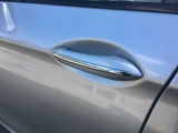BMW F11 5 SERIES TOURING TOURING 2013-2017 DOOR HANDLE EXTERIOR (FRONT PASSENGER SIDE) A83 GLACIER SILVER 2013,2014,2015,2016,2017BMW F01 F10 F13 5 6 7 SERIES PASSENGER LEFT FRONT/REAR DOOR HANDLE SILVER A83 7249977 7231929     Used