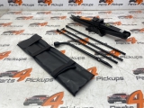 NISSAN Navara Tekna 2016-2023 JACK SET 995504KH0B. 858. 2016,2017,2018,2019,2020,2021,2022,20232017 Nissan Navara Tekna NP300 Complete Jack Set 2016-2023 995504KH0B. 858. Mitsubishi L200 4life 134bph 2006-2015 Jack Set jack bottle jack lift sissor jack lift tool kit    GOOD