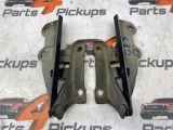 BONNET HINGE PAIR Isuzu Rodeo 2006-2012 2006,2007,2008,2009,2010,2011,2012Isuzu Rodeo Pair of bonnet hinges 2006-2012 633.      GOOD