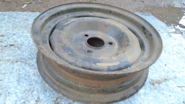 Westlake Plough Parts – Dowdeswell Plough Wheel 3 Stud 4x16 900582 