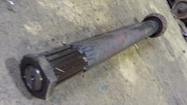 Westlake Plough Parts – Howard E Series 60 Inch Gearbox To Chain Drive Shaft 