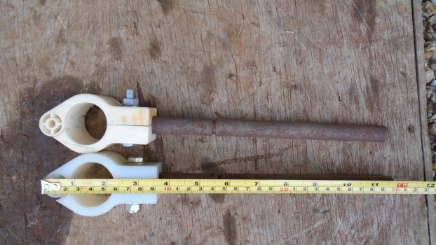 Westlake Plough Parts – John Deere Combine Reel Finger Plastic Clamp & Rod Pair 300mm 