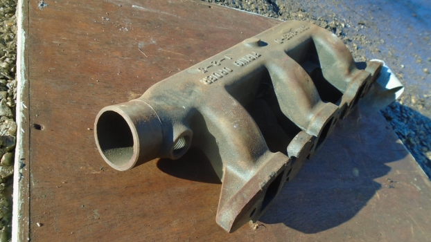 Westlake Plough Parts – Ford Tractor Exhaust Manifold C9nn9425d F1826059 (b) 