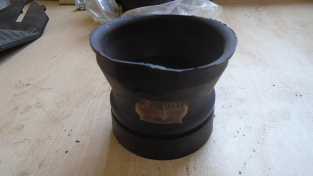 Westlake Plough Parts – Kuhn Spreader Part Rubber Gator R2020113 