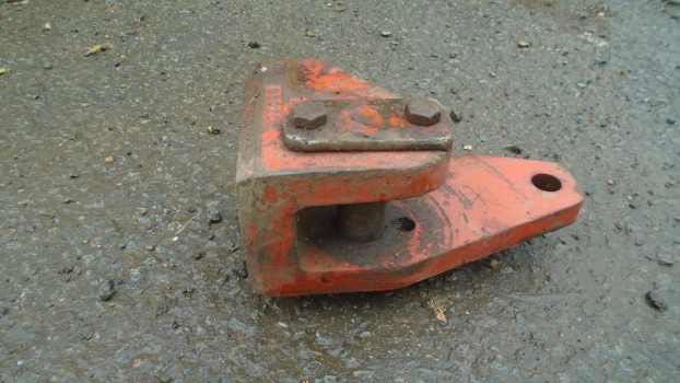 Westlake Plough Parts – Kverneland Plough La Front Ram Bracket La Type 