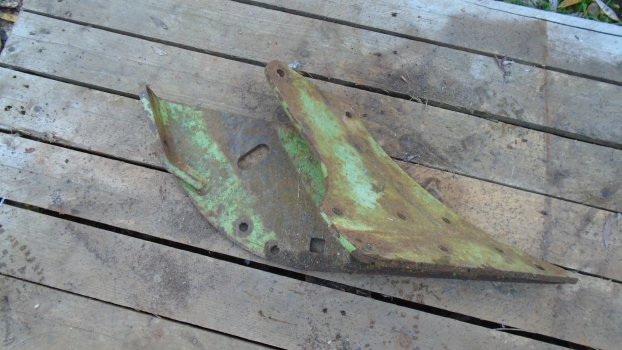 Westlake Plough Parts – Dowdeswell Plough Frog Dd Early Flat Sided Rh (502) 