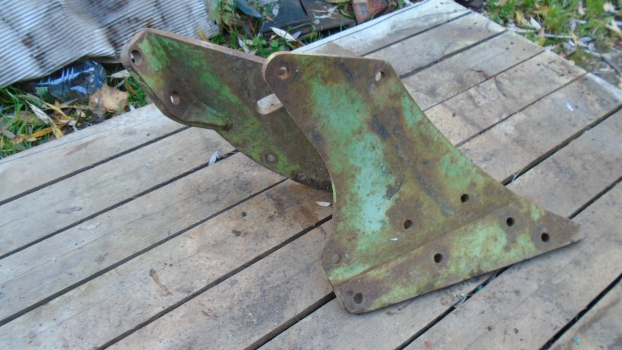 Westlake Plough Parts – Dowdeswell Plough Frog Dd Early Flat Sided Rh (502) 