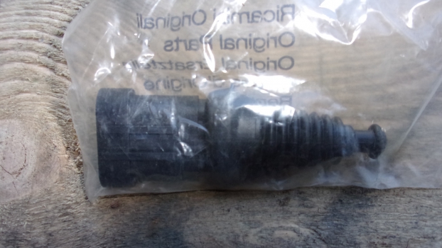 Westlake Plough Parts – Deutz Fahr Tractor Implement Combine Plug 090000815 X1 