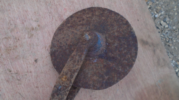 Westlake Plough Parts – Bygone Horse Plough Disc & Stem For Parts 9 1/2 Inch Disc 