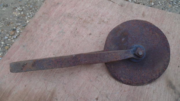 Westlake Plough Parts – Bygone Horse Plough Disc & Stem For Parts 9 1/2 Inch Disc 