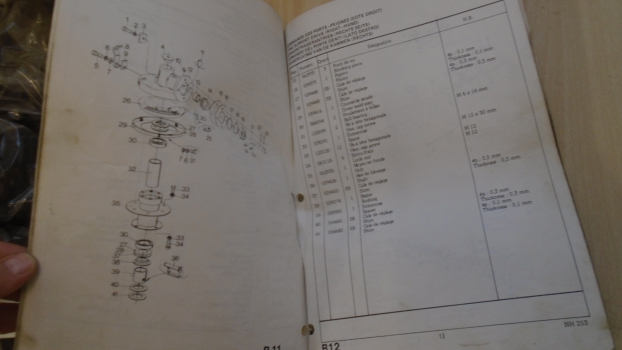 Westlake Plough Parts – Sperry New Holland Modele 253 Rateau Faneur Andaineur Parts Catalog 