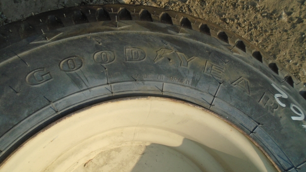 Westlake Plough Parts – Tractor Implement Trailer Tyre 12x16.5 Goodyear Super Single 