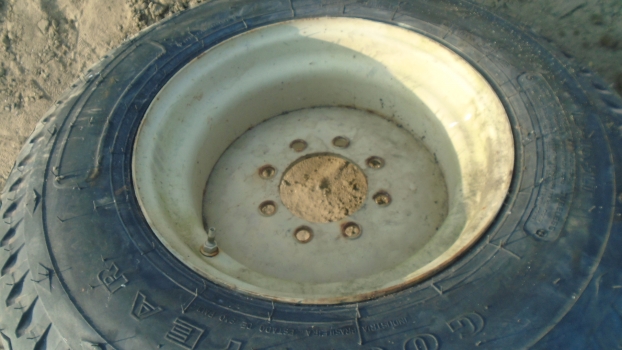 Westlake Plough Parts – Tractor Implement Trailer Tyre 12x16.5 Goodyear Super Single 